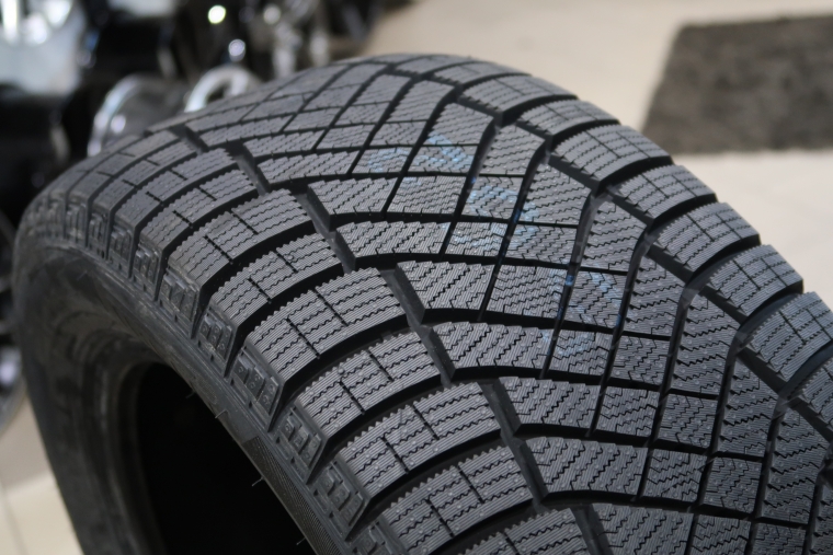 PIRELLI ICE ZERO FRICTION - Rīgas Riepu Centrs