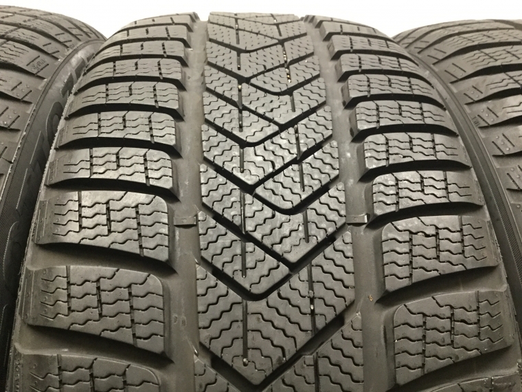 PIRELLI SOTTOZERO 3 - Rīgas Riepu Centrs