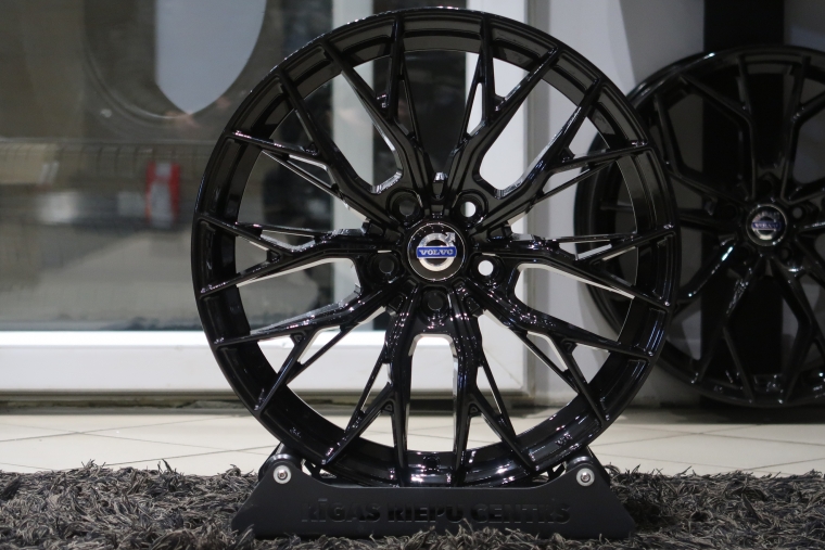 H3243 V - Rīgas Riepu Centrs