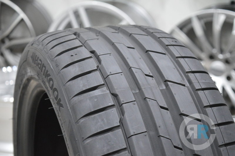 Ханкук с1. Hankook Ventus s1 EVO 3 k127. Ventus s1 EVO 3. Hankook Ventus s1 evo3 SUV k127a 315/35r22 111y. Hankook k127a Ventus s1 evo3 275/35 r22 104y XL.